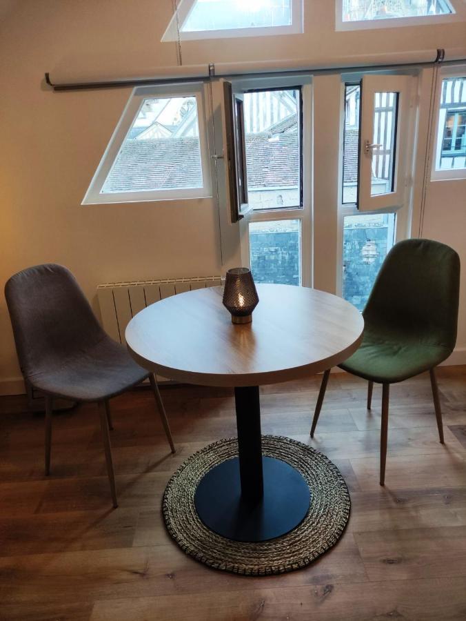 Apartament Studio Jeanne L Rouen Zewnętrze zdjęcie